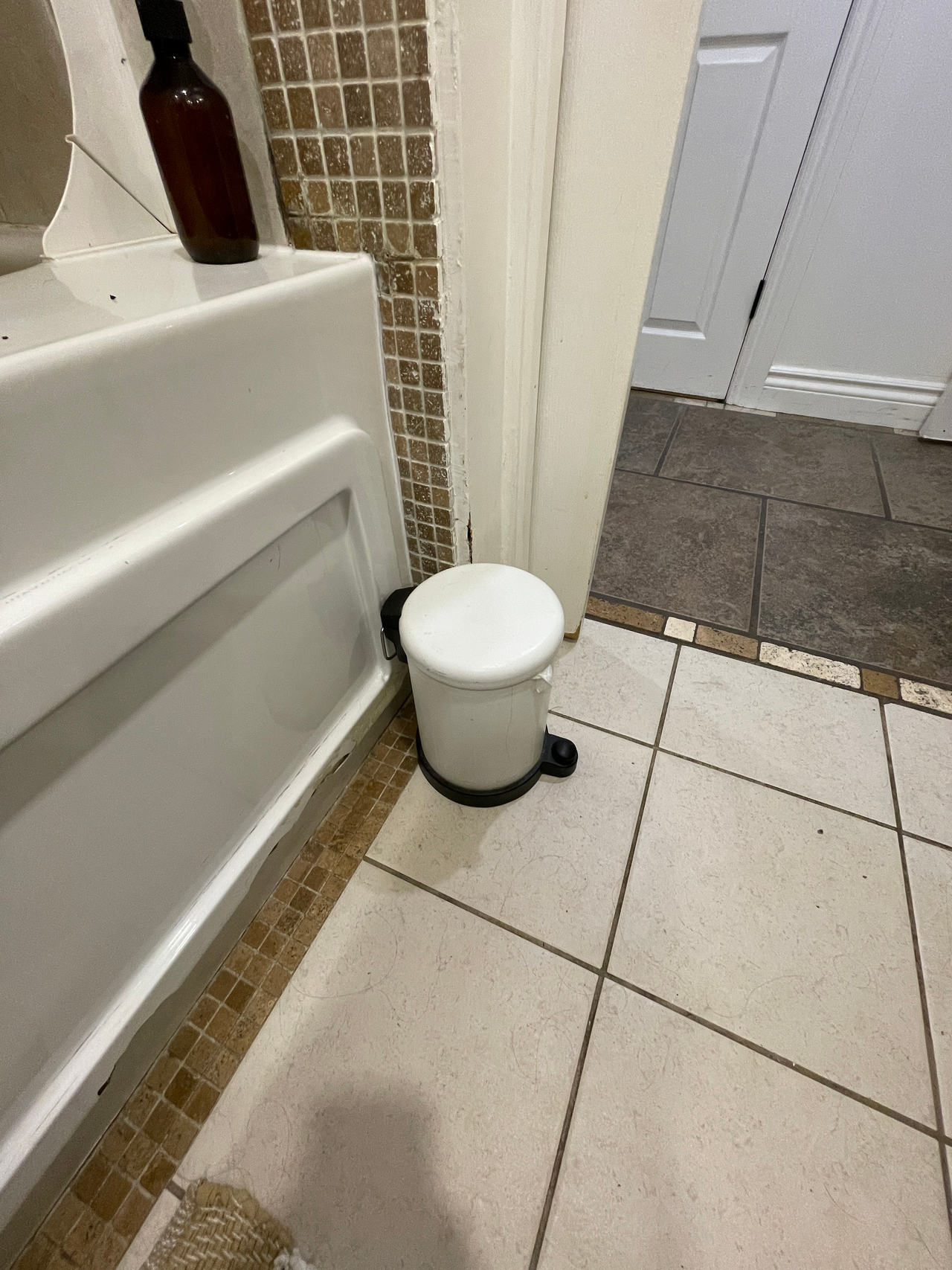 Small Bathroom Pedal Trash Can