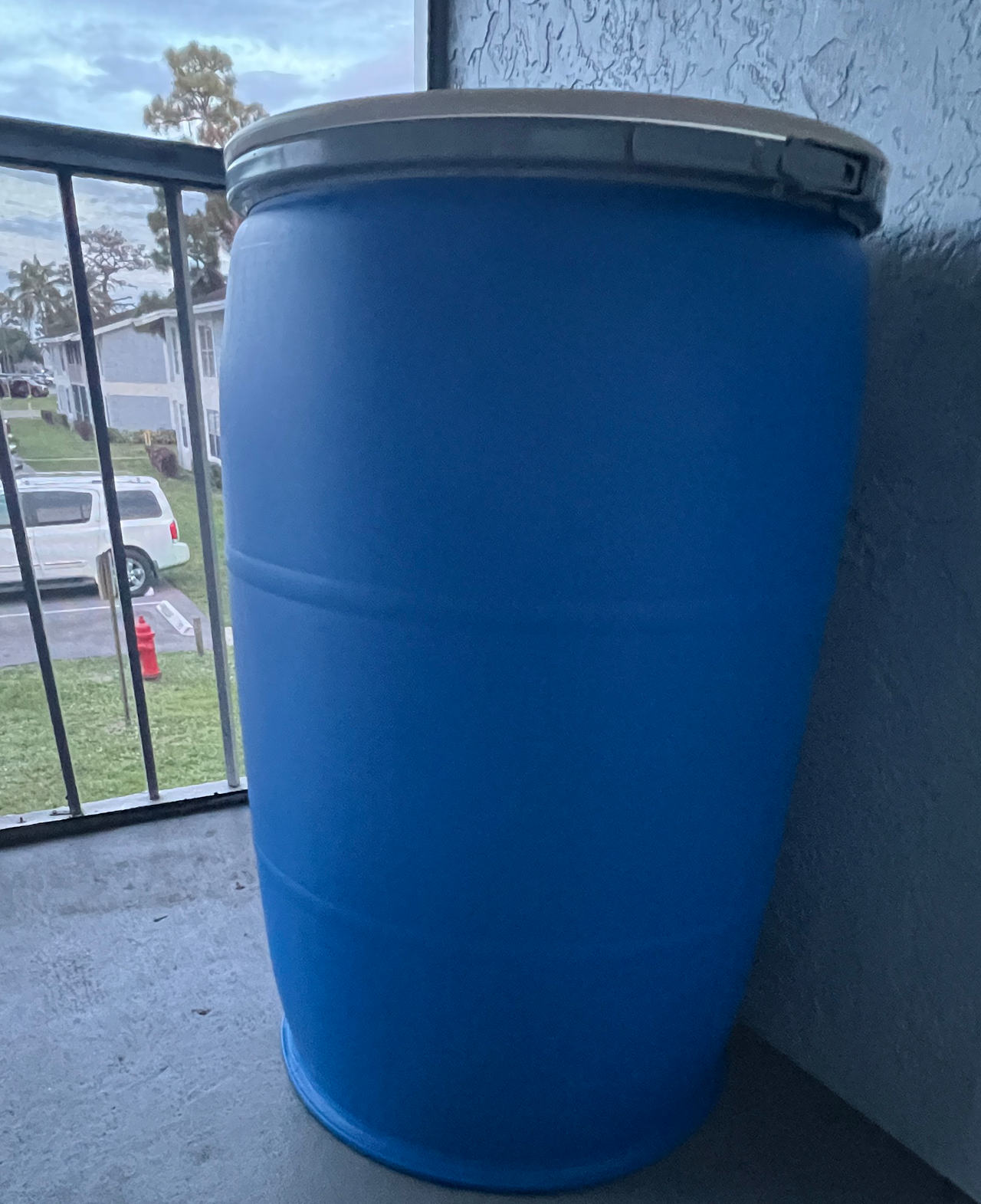 55 Gallon Blue Plastic Drum with Lid and Lock Ring