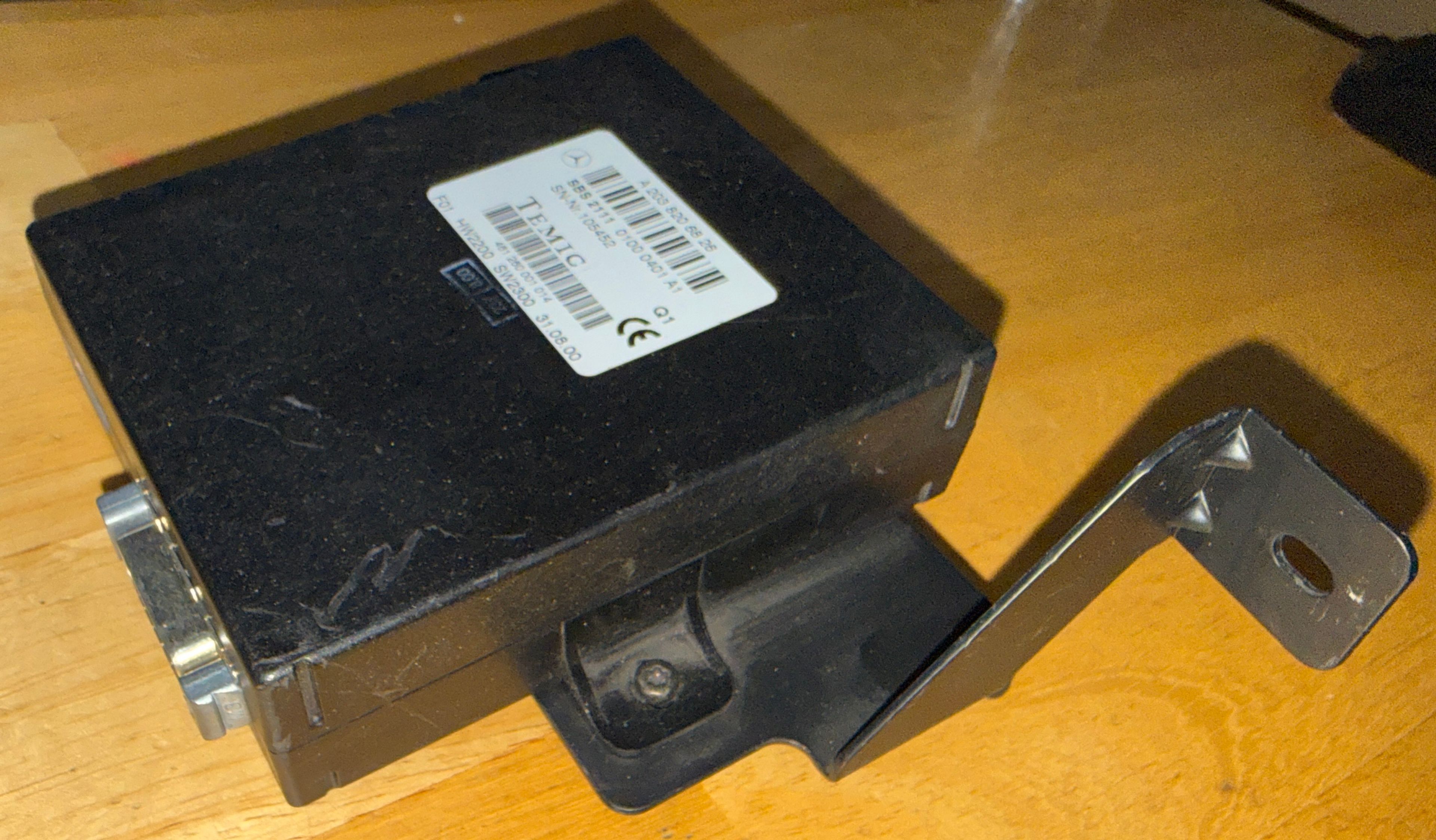 2000-2006 Mercedes Voice Control Module Part # A2038206826 - Image 4