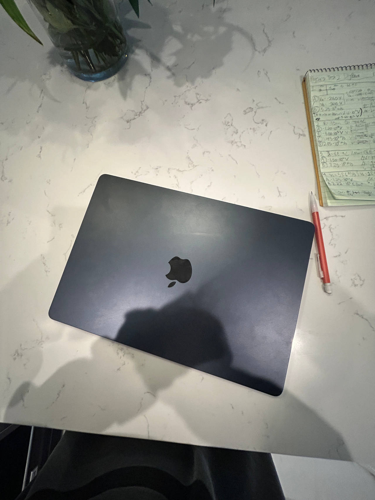 Apple MacBook