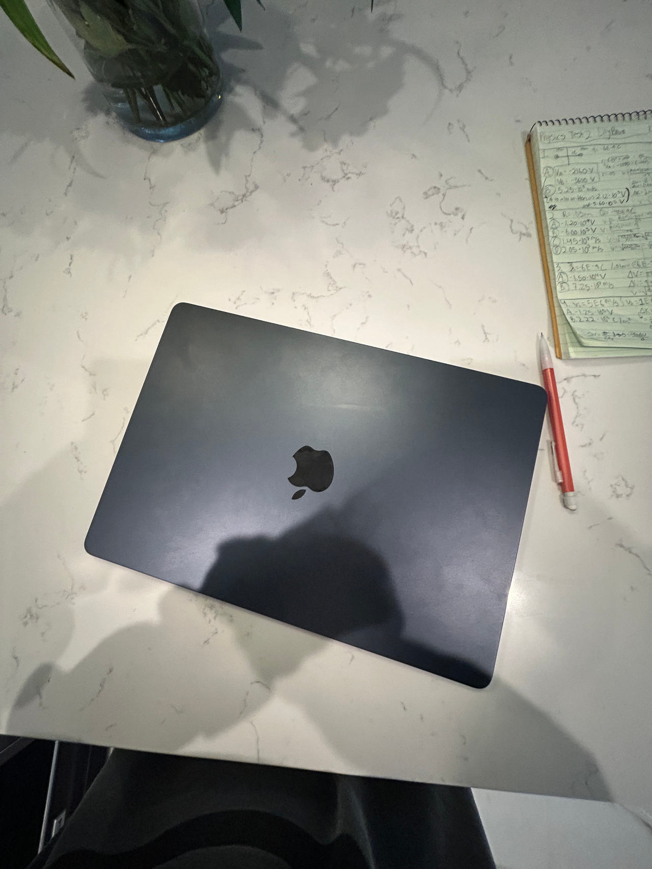 Apple MacBook