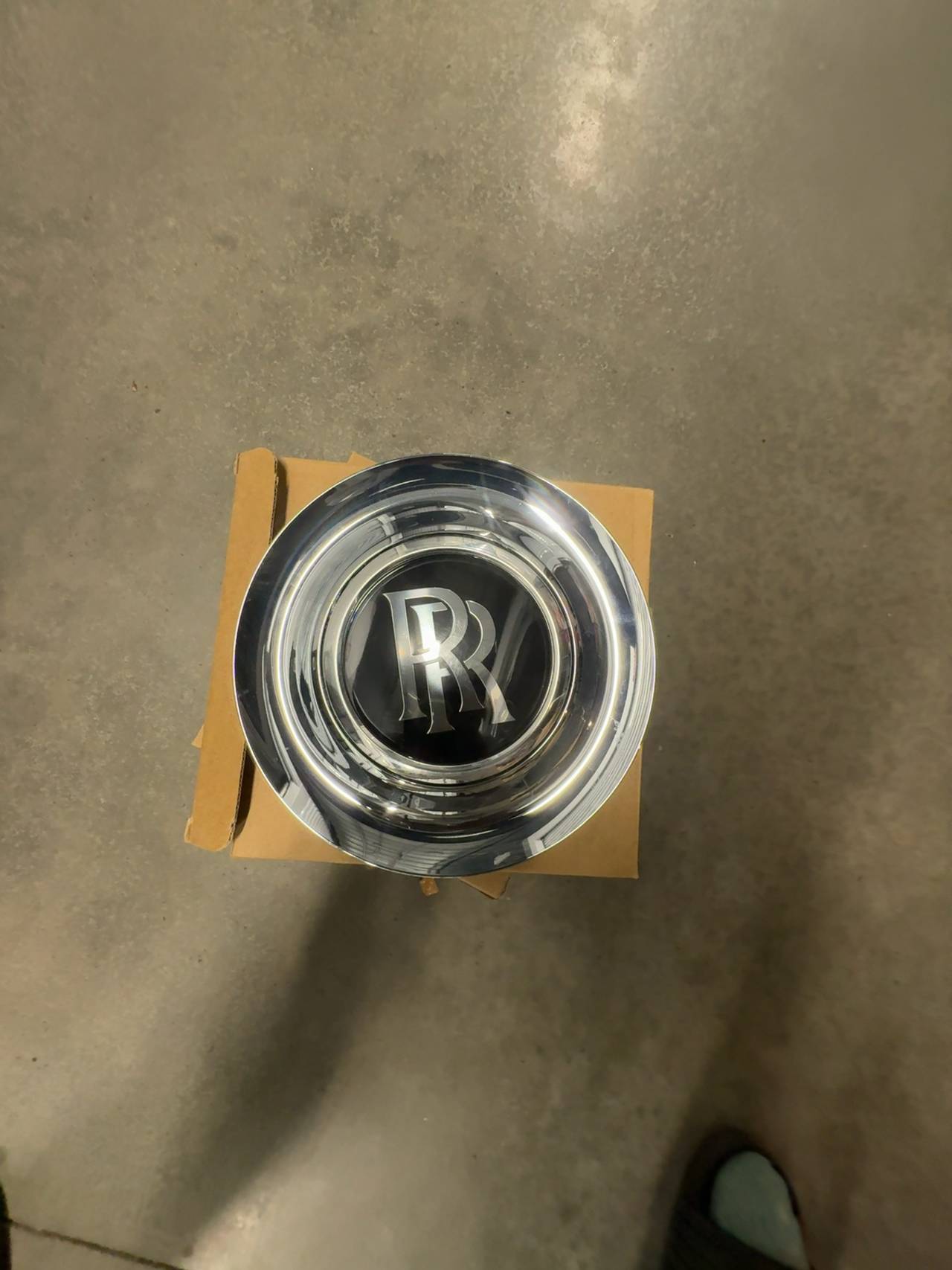 Rolls-Royce Floating Chrome Wheel Center Caps Set of 4 Brand New