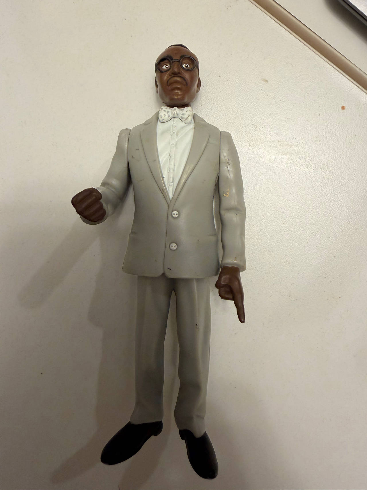 Mezco Toyz Breaking Bad Gustavo Fring Action Figure