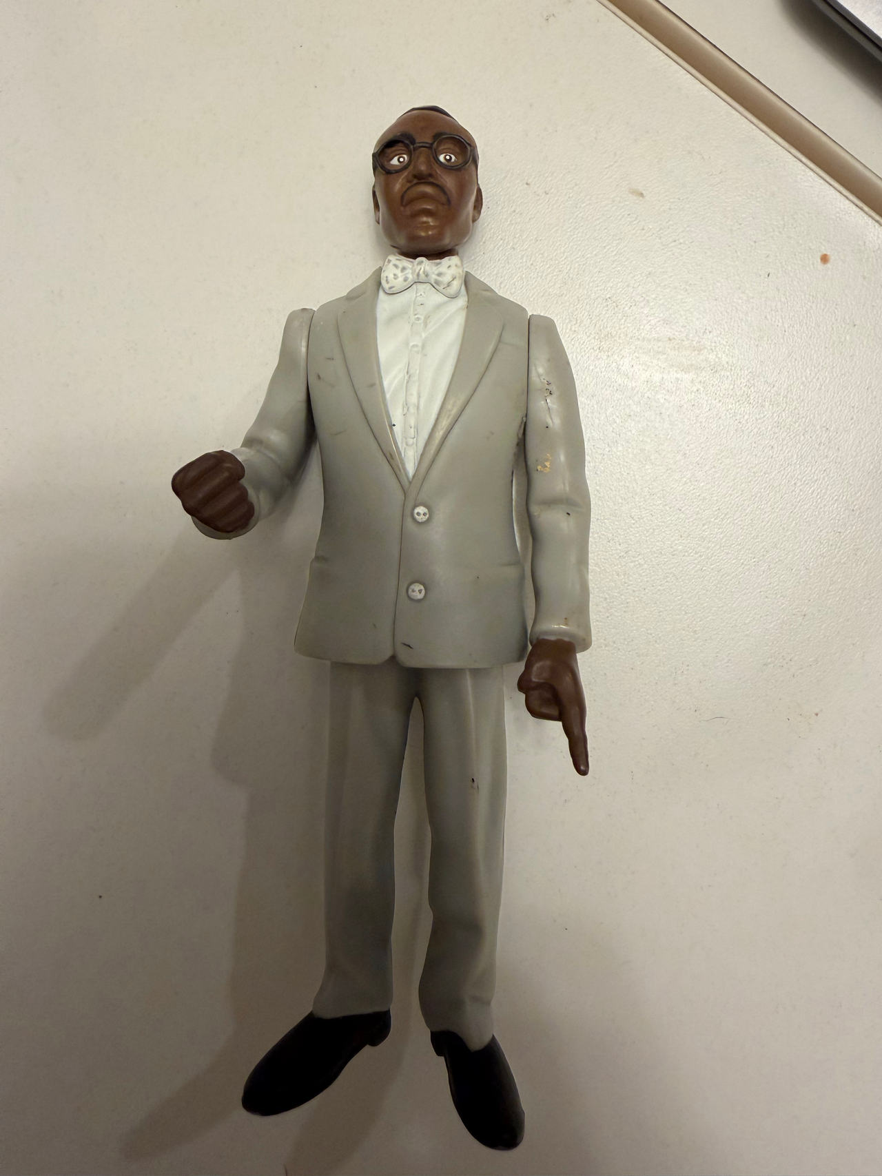Mezco Toyz Breaking Bad Gustavo Fring Action Figure