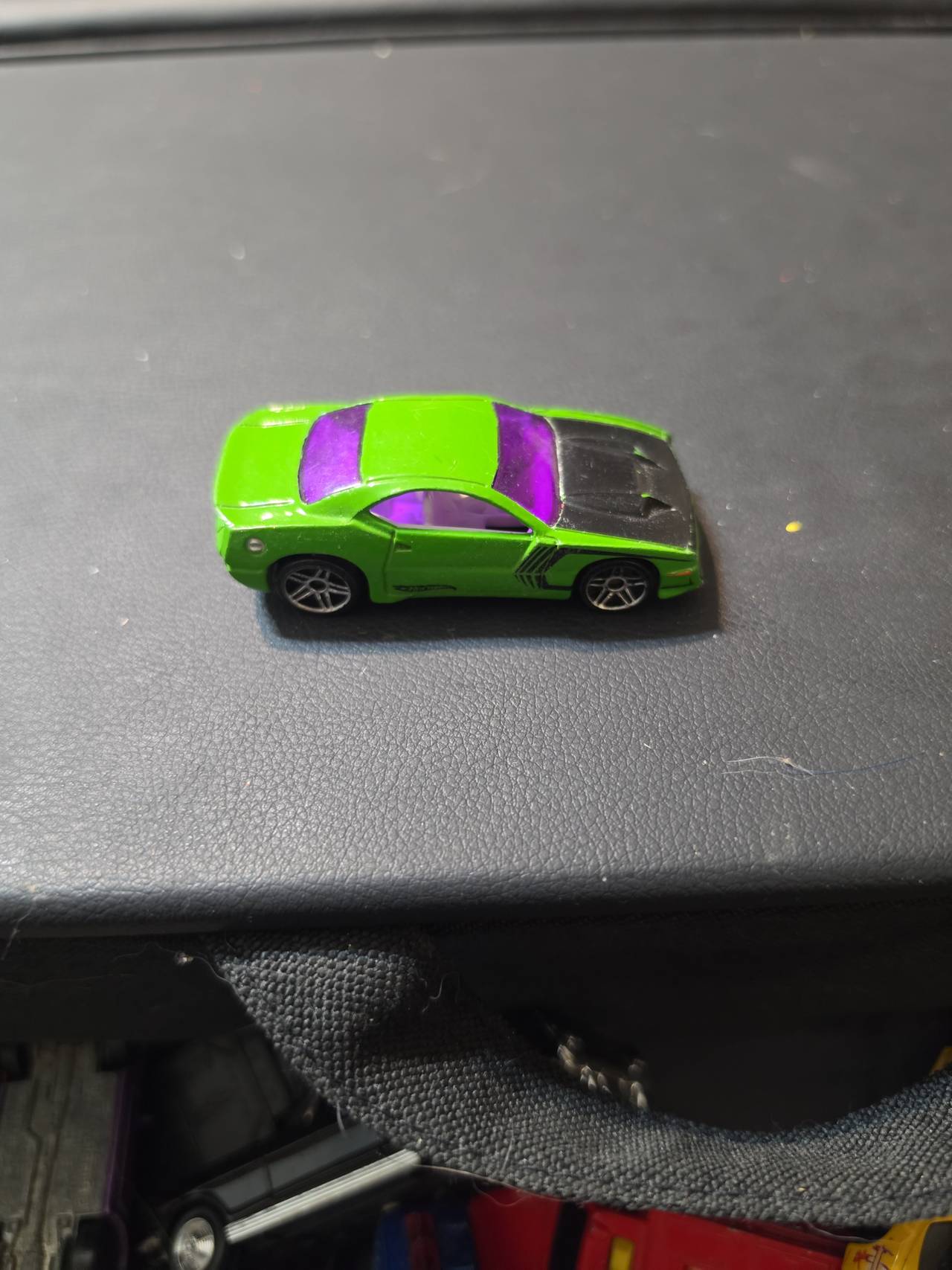 Hot Wheels '08 Dodge Challenger SRT8