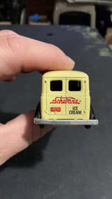 Lledo Schwan's Ice Cream 1946 Dodge Panel Van Die-Cast Truck - Image 3
