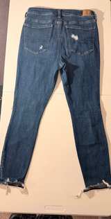 American Eagle Distressed Skinny Jeans - Image 3