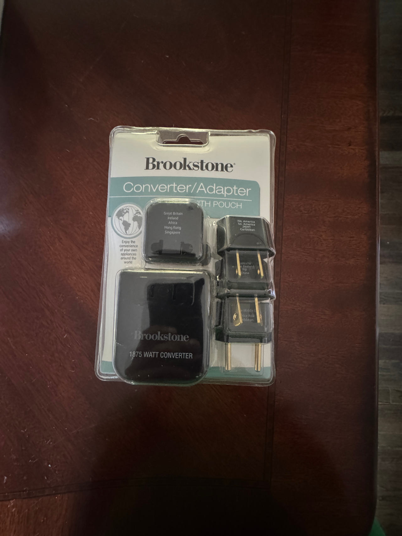 Brookstone Converter/Adapter with Pouch