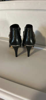 Vince Camuto Black Leather Ankle Boots - Image 4