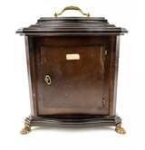 Vintage Franz Hermle & Sons Germany mantel clock with key and brass feet - Image 3