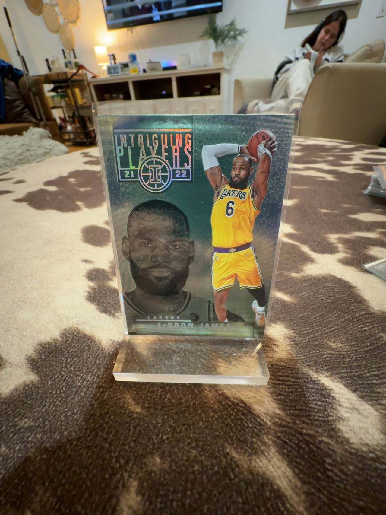 Panini LeBron James 2021-22 Illusions Intriguing Players Emerald Parallel #6
