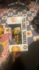 Funko Pop! Icons: KFC - Colonel Sanders (Gold) Limited Edition #05 - Image 4