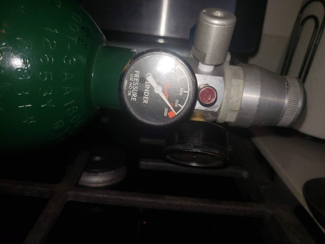 Scott Aviation 22 Cu Ft Oxygen Cylinder and Regulator Assembly