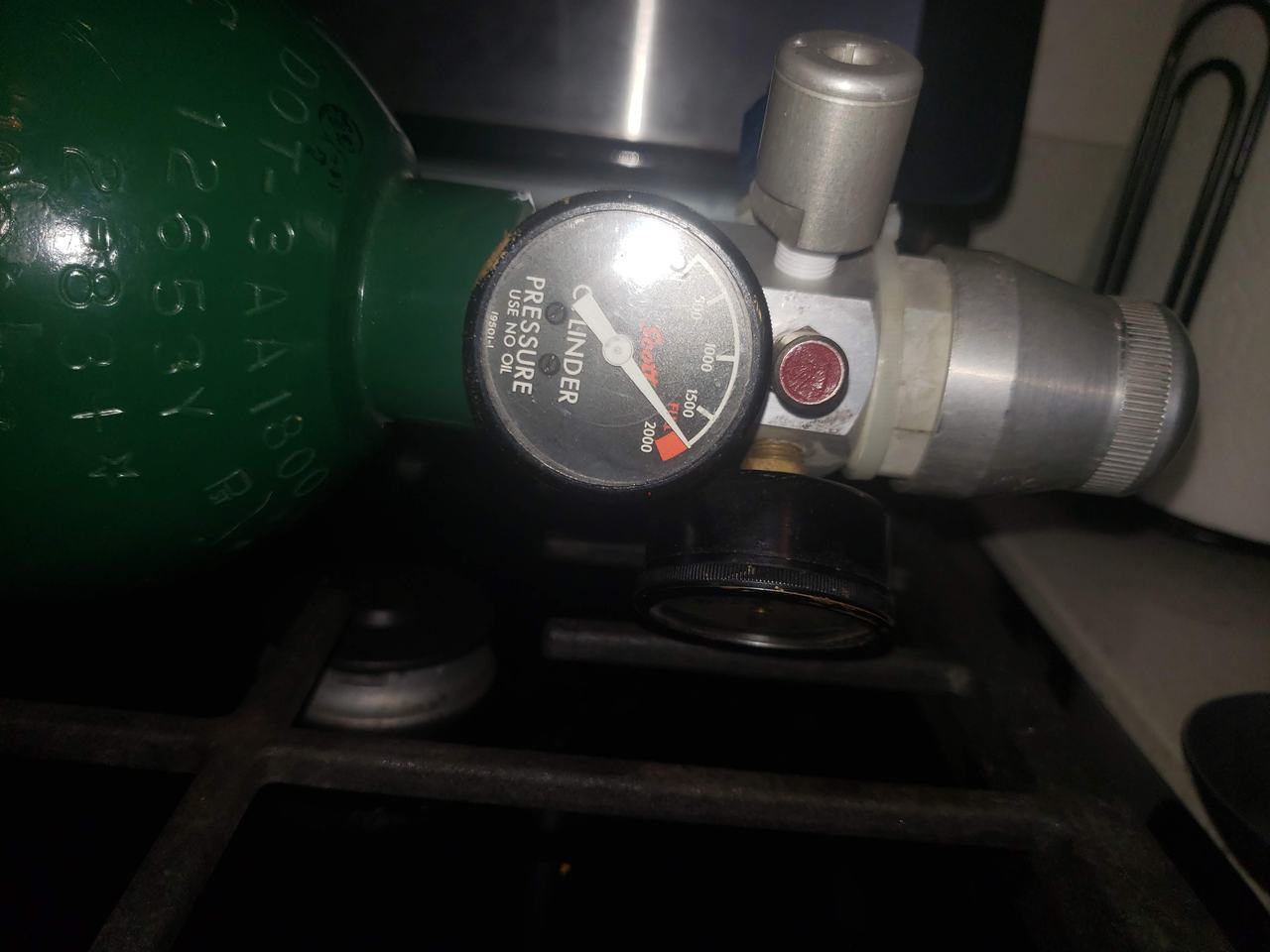 Scott Aviation 22 Cu Ft Oxygen Cylinder and Regulator Assembly