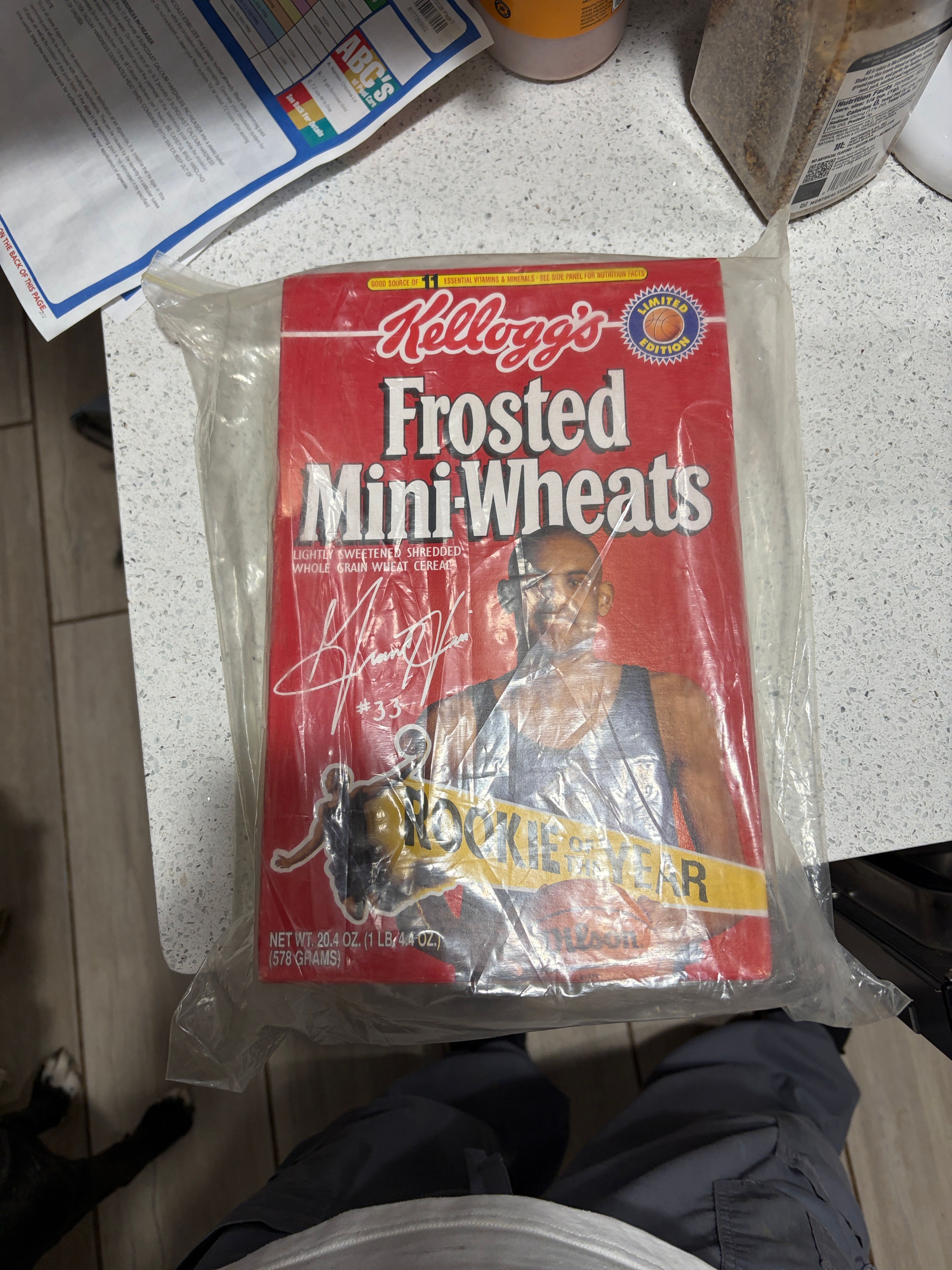Kellogg's Frosted Mini-Wheats Grant Hill Rookie of the Year Cereal Box