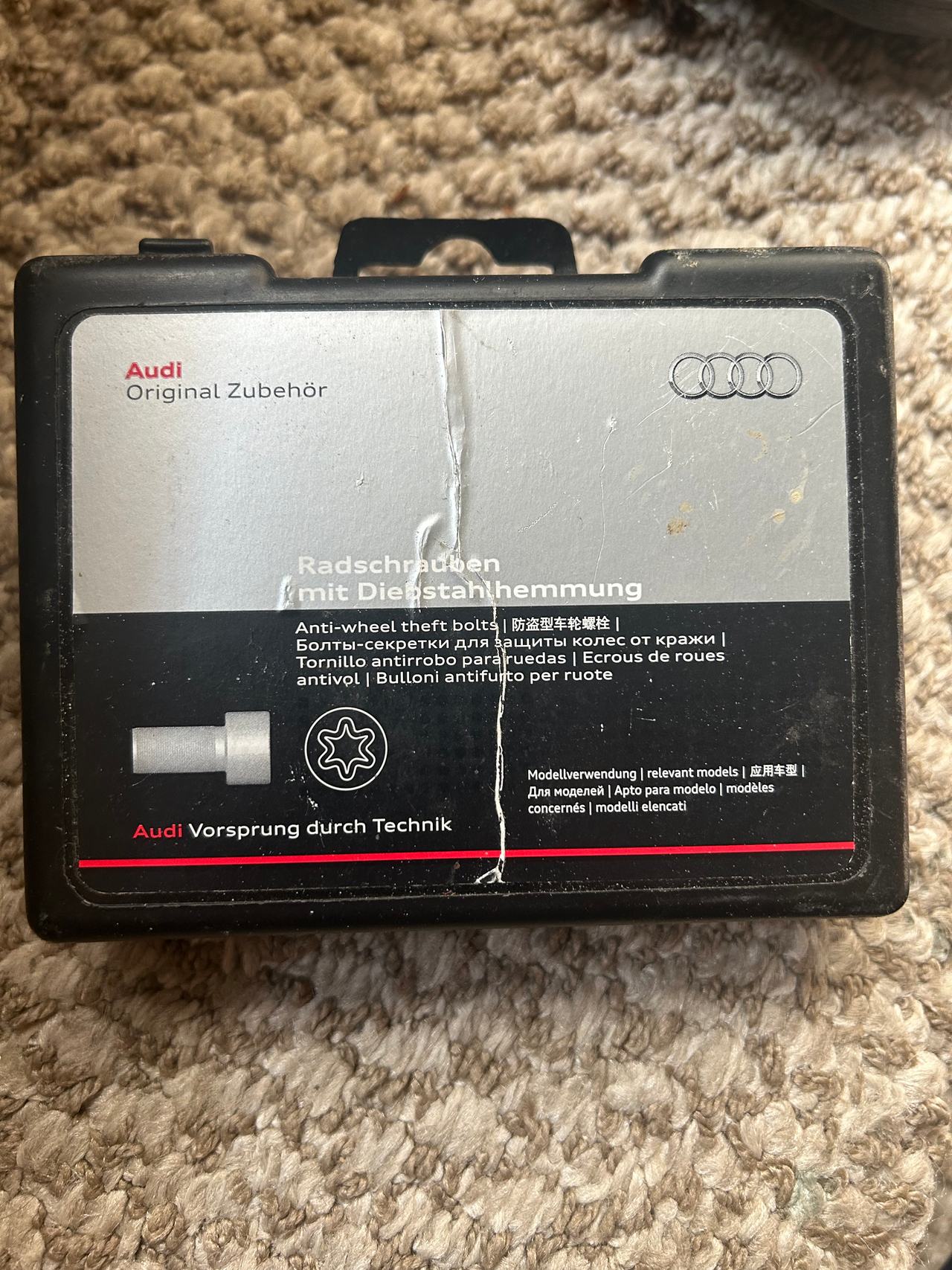 Audi Genuine Wheel Bolt Locking Set 4F0071455