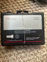 Audi Genuine Wheel Bolt Locking Set 4F0071455 - Image 1