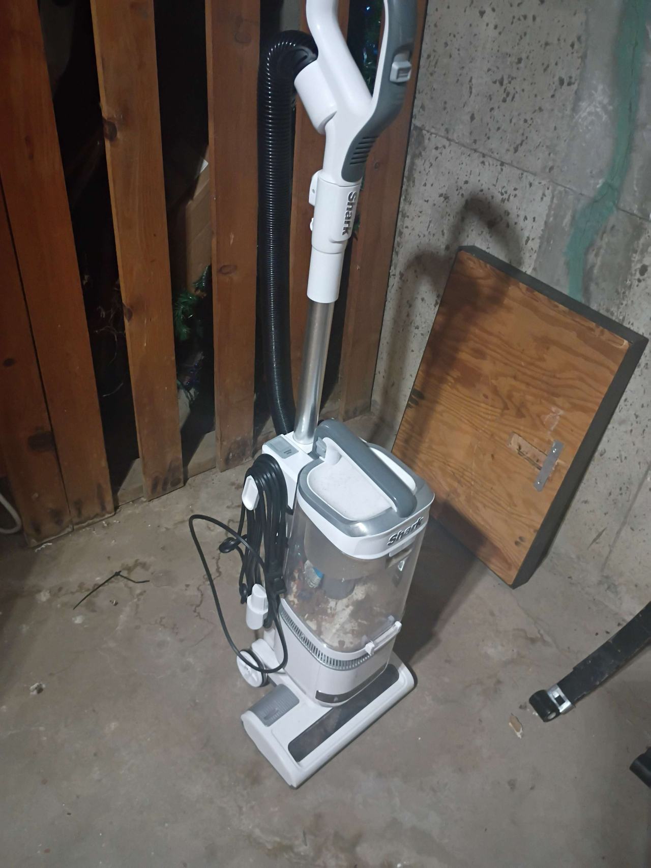 Shark Rotator Lift-Away ADV Upright Vacuum