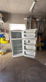 Top Freezer Refrigerator - Image 2
