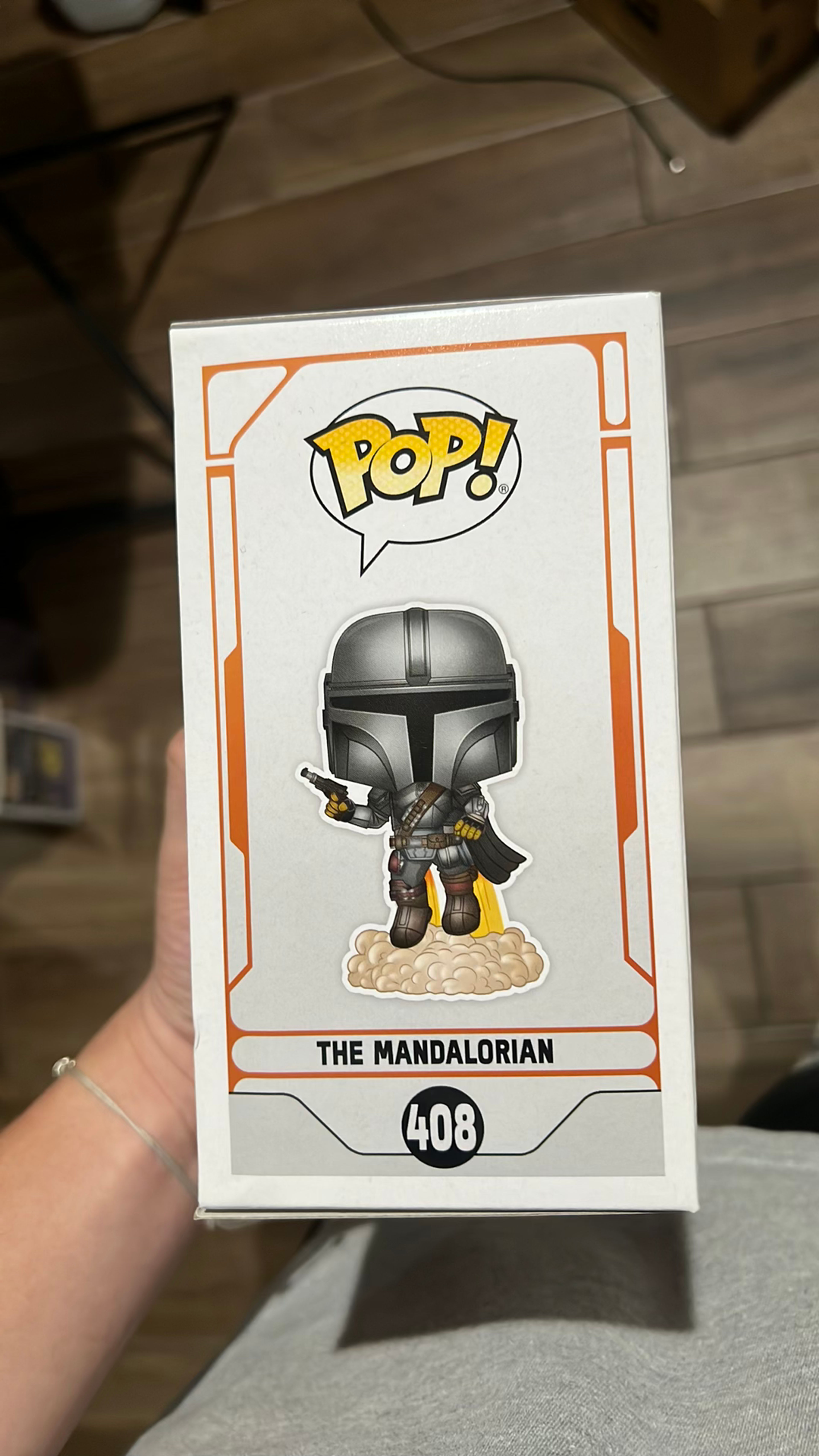 Funko Pop! Star Wars: The Mandalorian #408 Glow in the Dark Funko Insider Club Exclusive - Image 4