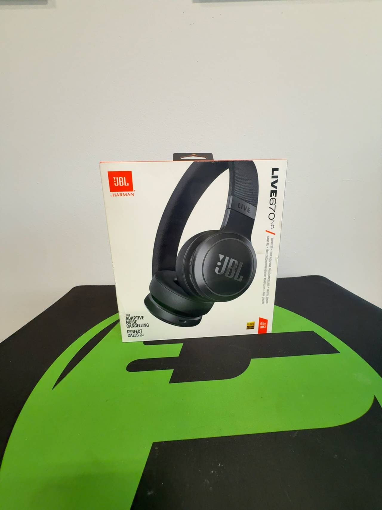 JBL Live 675NC Wireless On-Ear Noise Cancelling Headphones Black