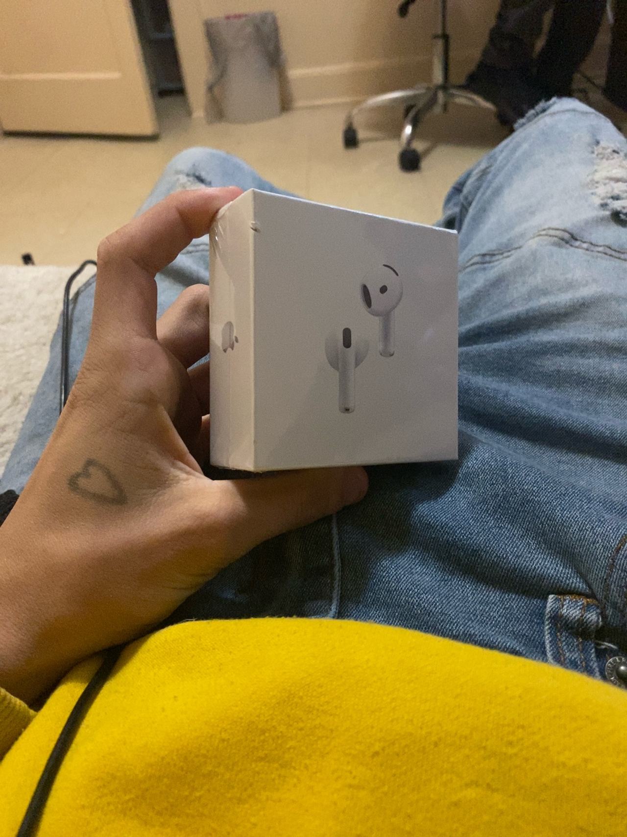 Apple AirPods 4th Generation ANC