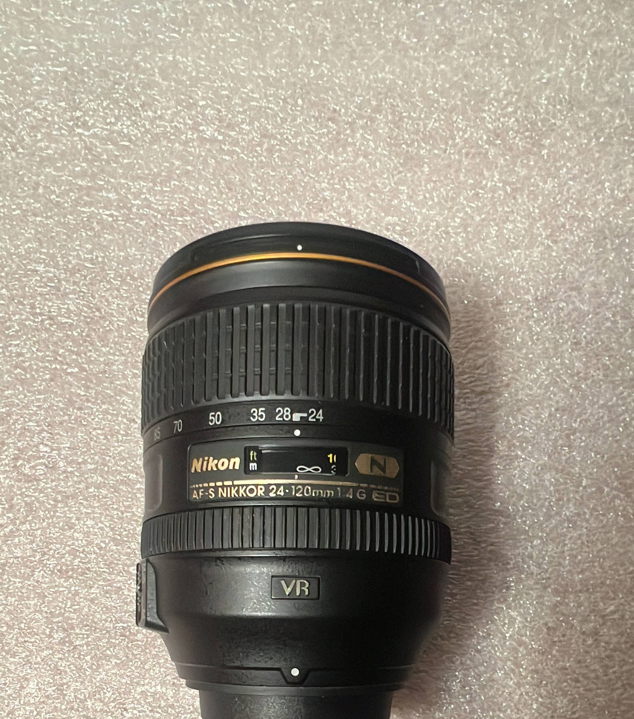 Nikon AF-S NIKKOR 24-120mm f/4G ED VR Lens 1 scratch on lens