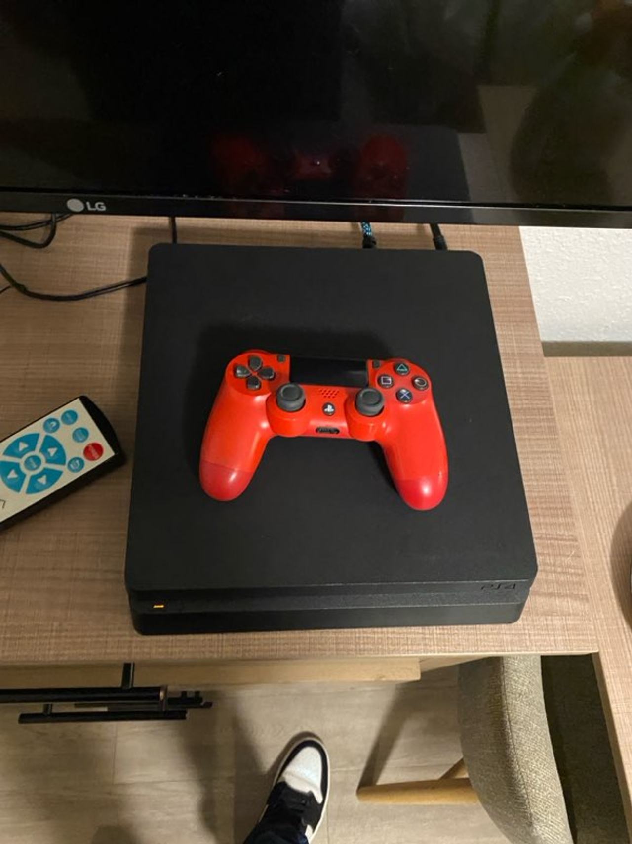 PlayStation 4 Slim