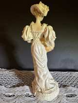 Vintage 1994 figurine from The Leonardo Collection,often titled "Summer Bouquet” - Image 4