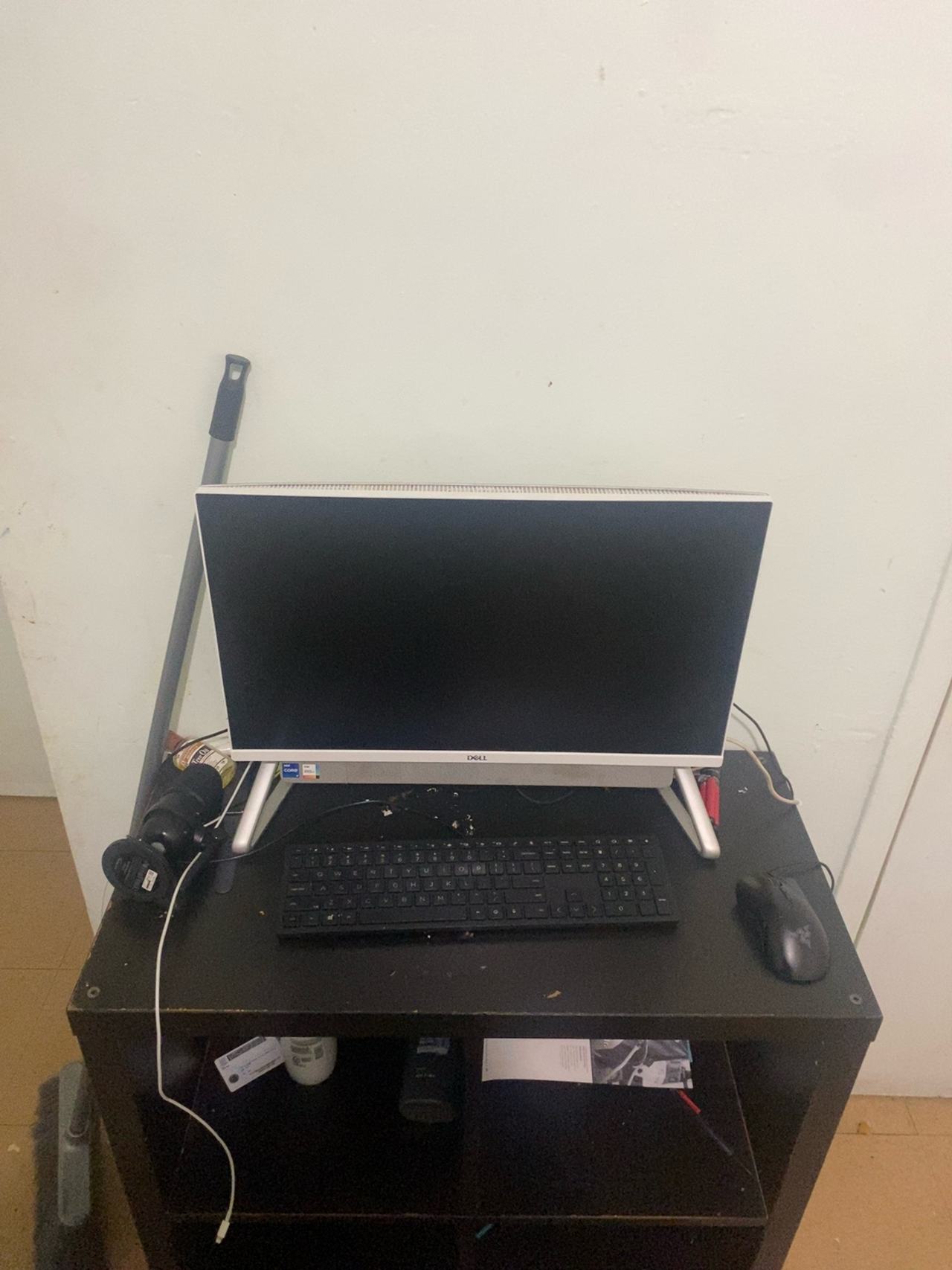 Dell Inspiron 27 All-in-One Desktop White