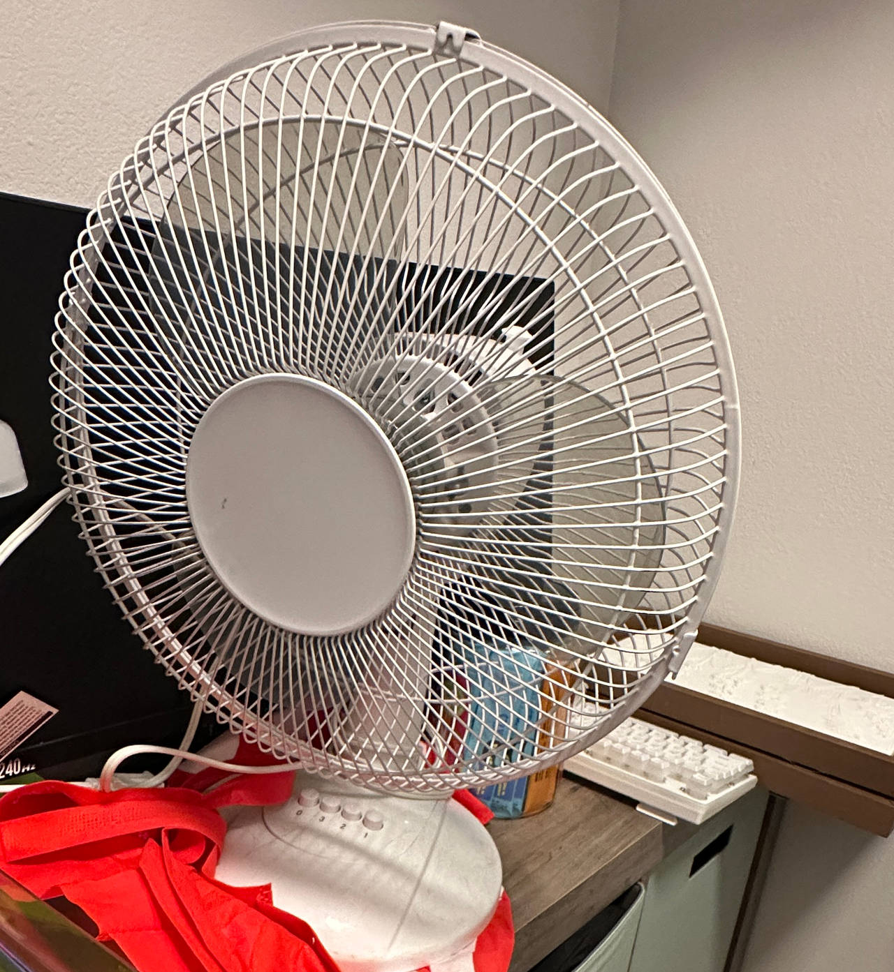Mainstays 12-Inch Oscillating Table Fan