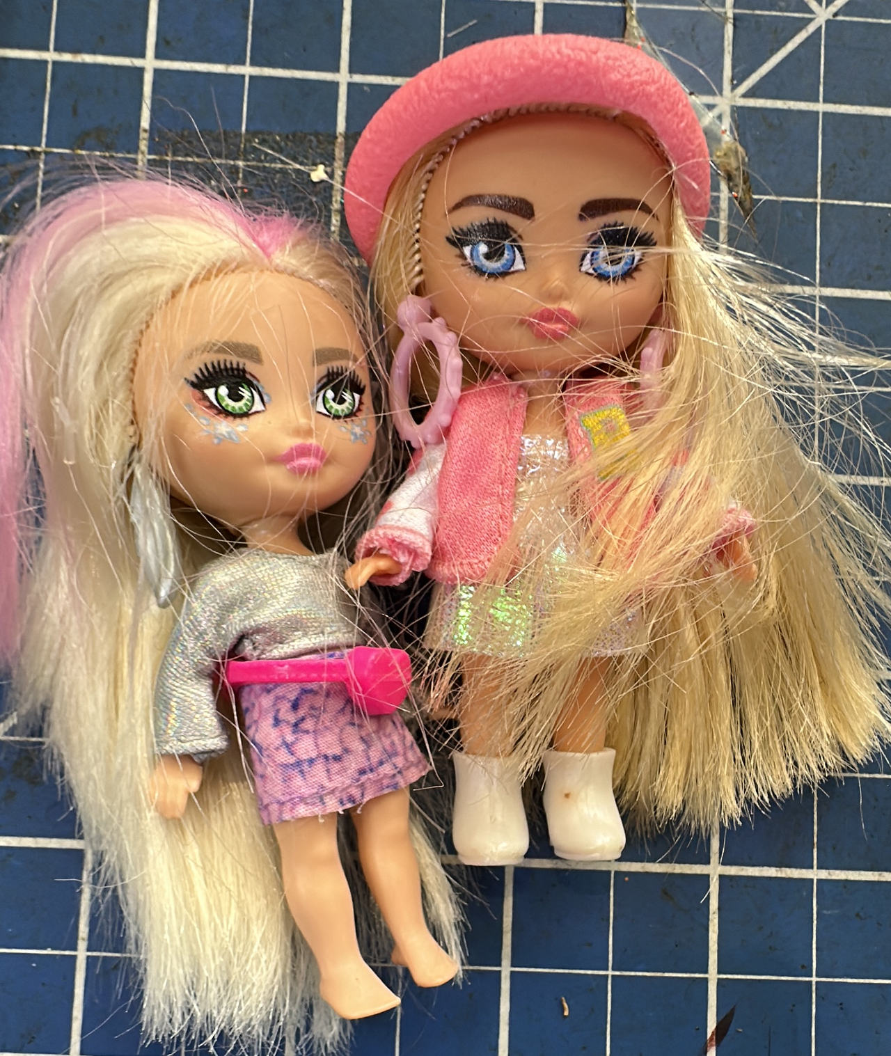 Barbie EXTRA MINI fashion dolls 2 pcs.  140