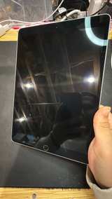 Apple iPad Pro 10.5-inch 256GB Wi-Fi + Cellular Space Gray - Image 3