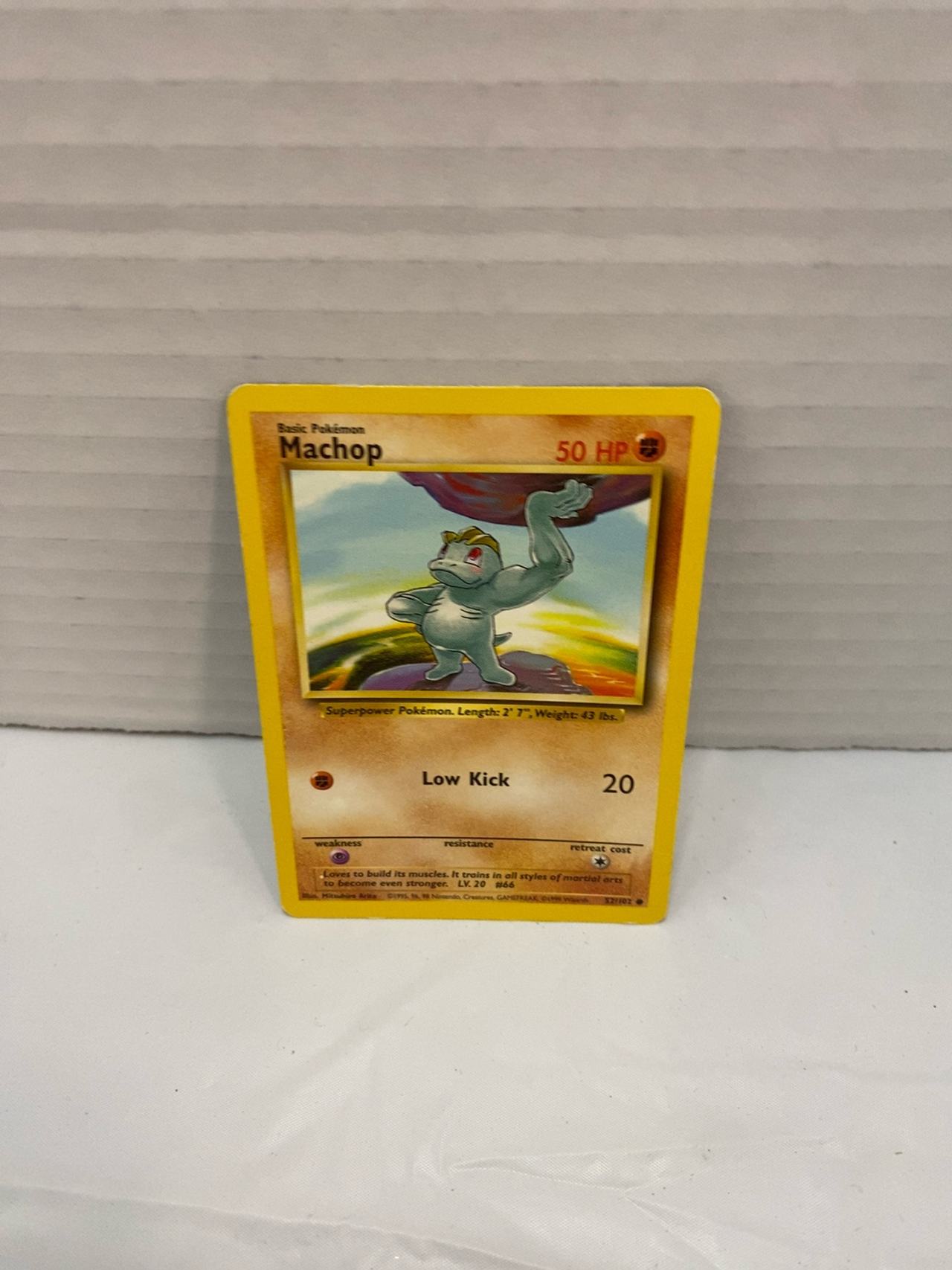 Pokémon Machop Base Set Shadowless 52/102