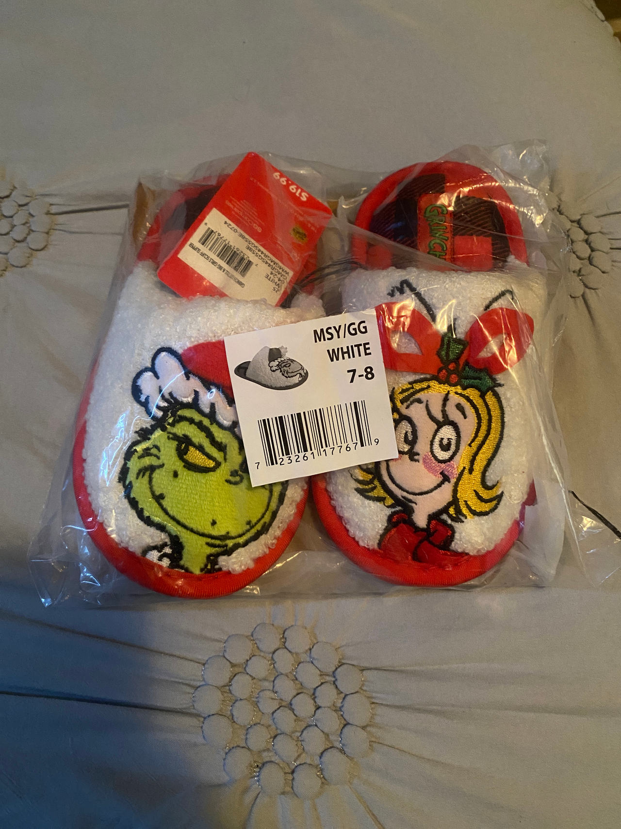 Dr. Seuss The Grinch and Cindy Lou Who Slippers