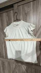 Rio & Rian White Smocked Mock Neck Flutter Sleeve Top Large - Image 4