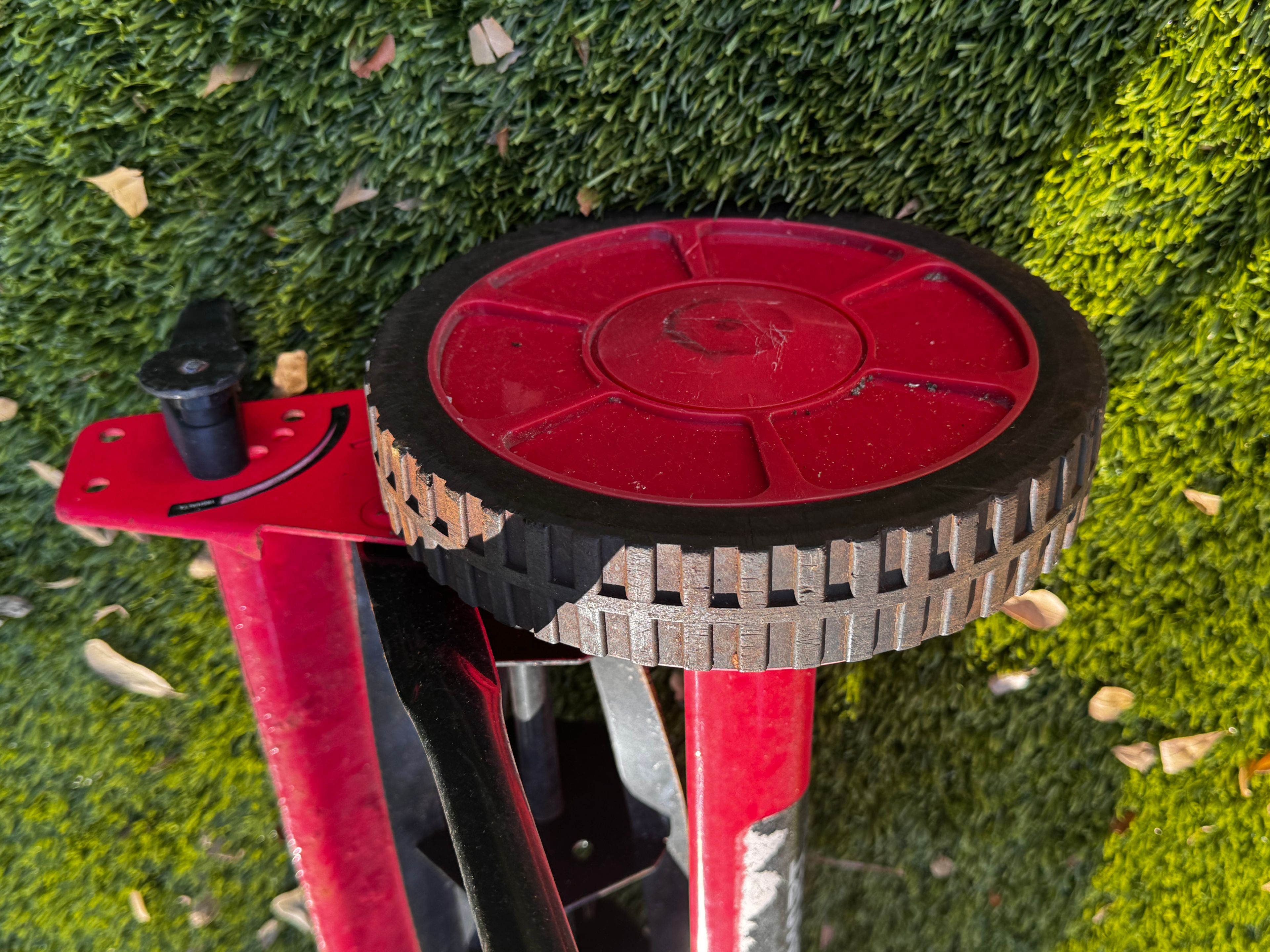 Craftsman 16-inch Manual Reel Lawn Mower - Image 3