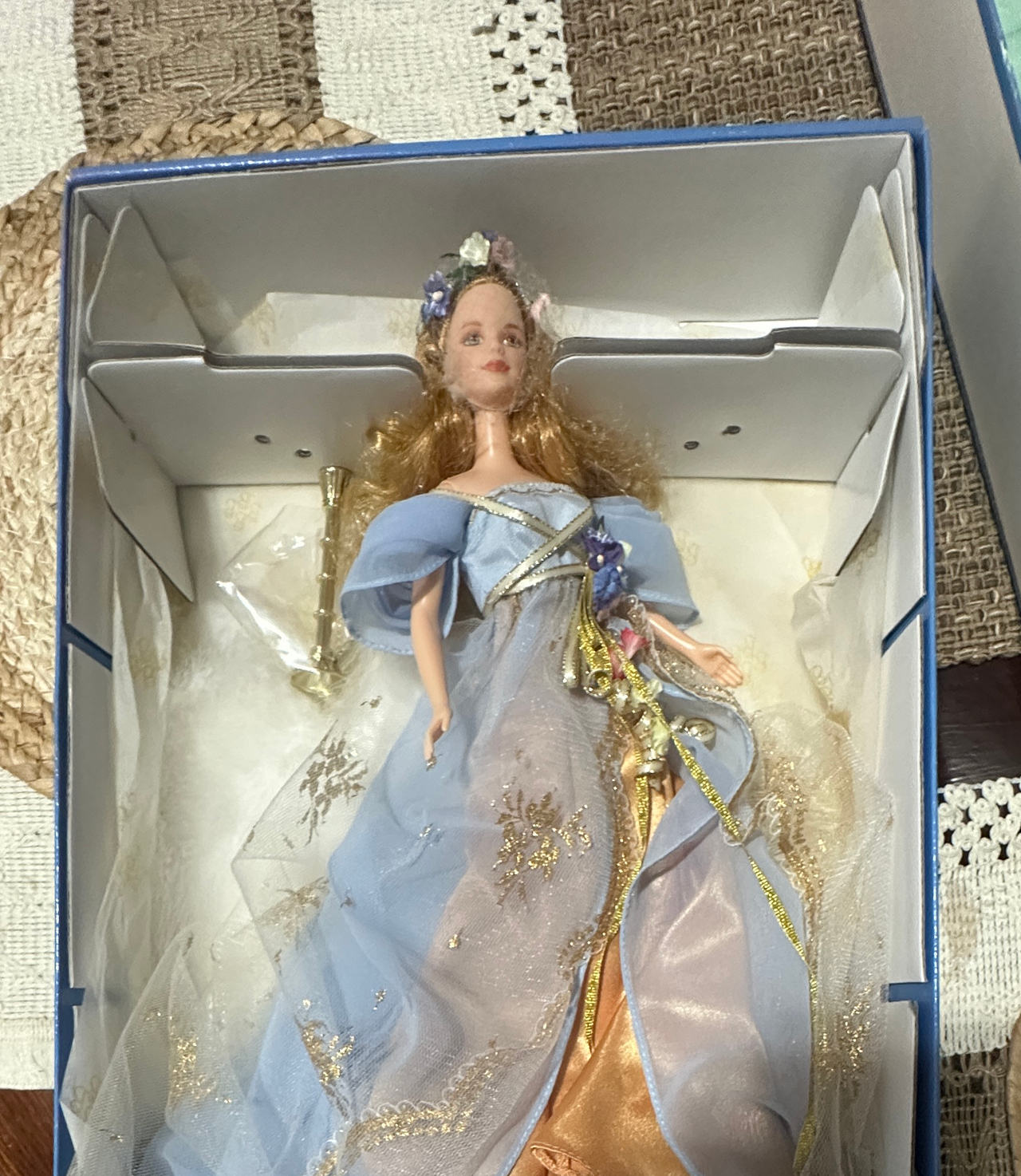 Mattel Holiday Princess Cinderella Barbie (1996)