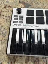 UNTESTED Akai Professional MPK Mini MK3 Laptop Production Keyboard MISSING - Image 3