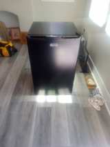 Emerson 3.1 Cu. Ft. Compact Refrigerator with Freezer - Image 2
