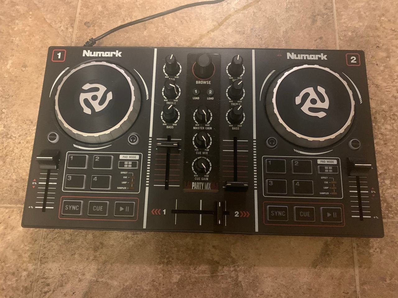Numark Party Mix