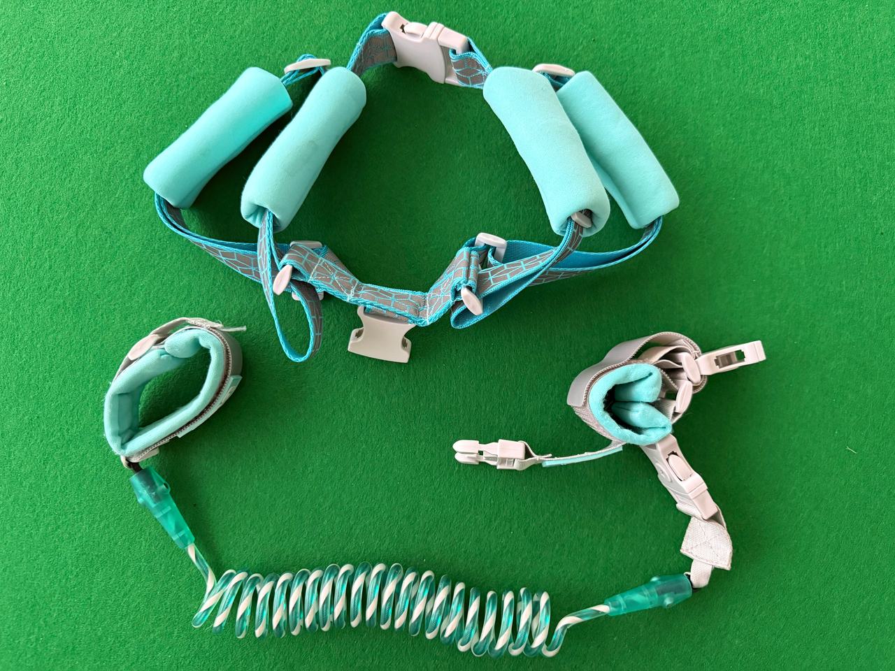 Reflective Toddler Safety Harness and Anti-Lost Wrist Link Set