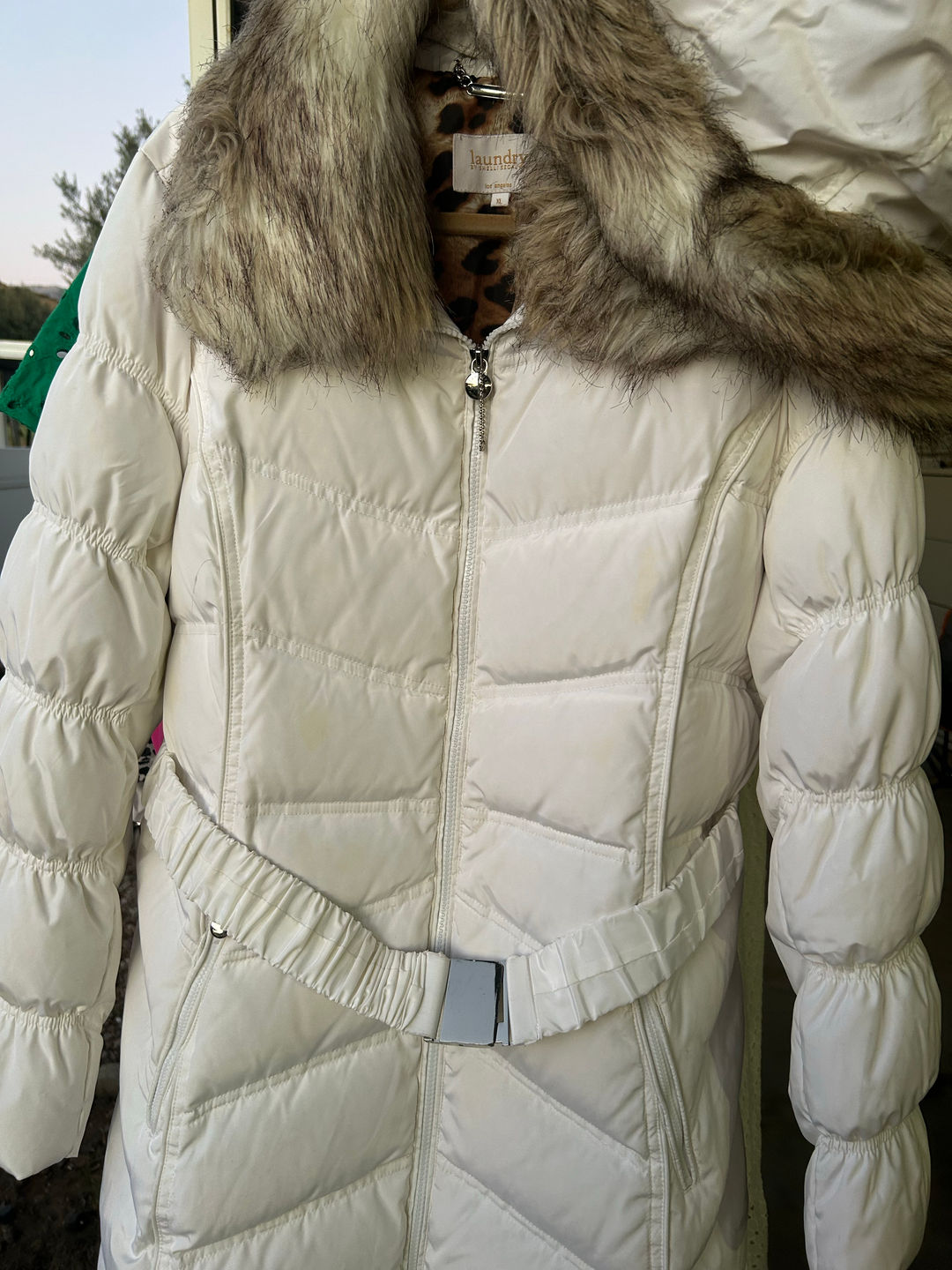 Laundry by Shelli Segal White Faux Fur Trim Puffer Coat