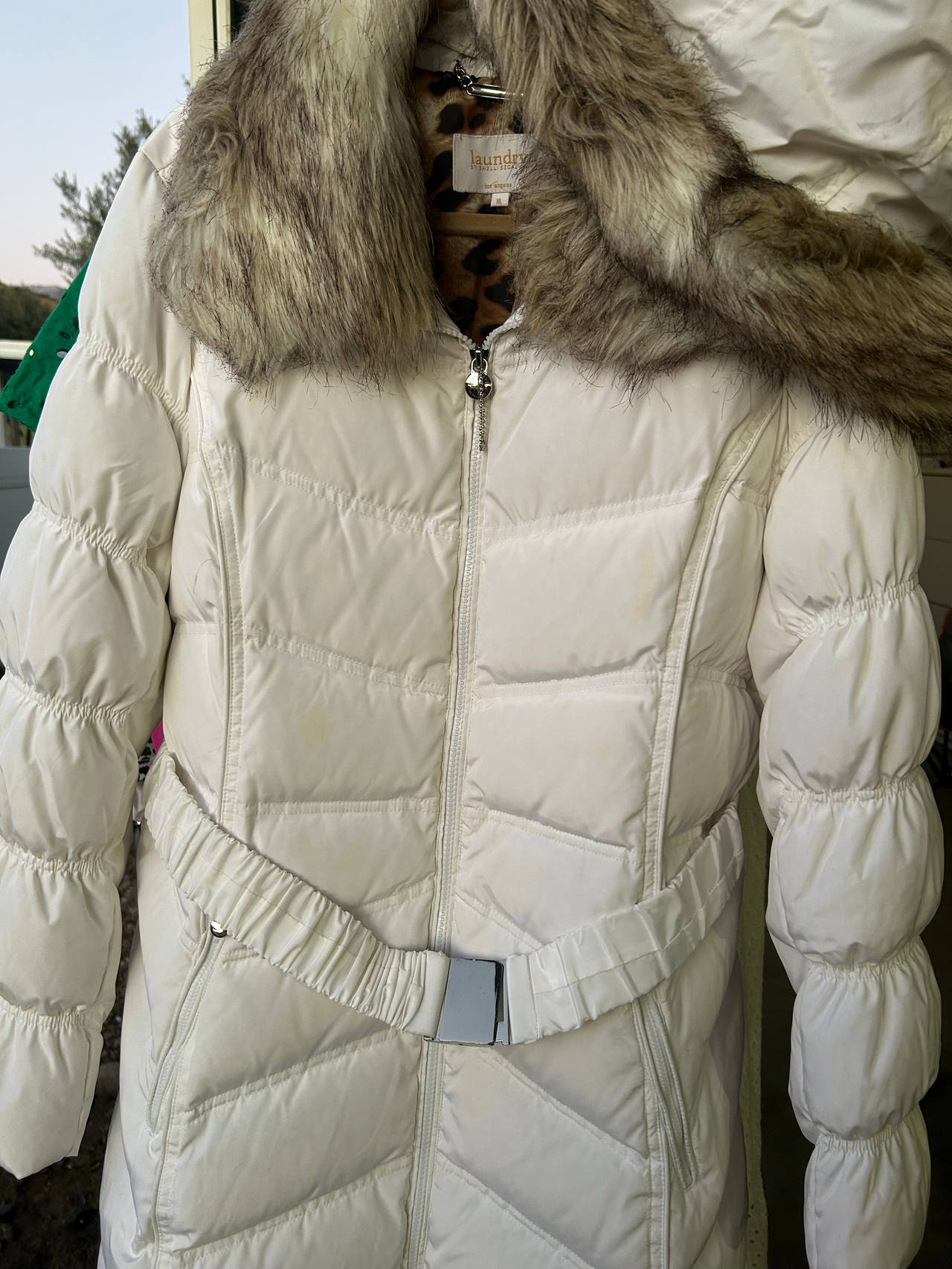 Laundry by Shelli Segal White Faux Fur Trim Puffer Coat