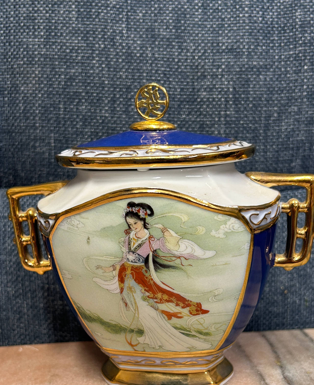 Imperial Jingdezhen Beauties of the Red Mansion Porcelain Lidded Jar Music Box