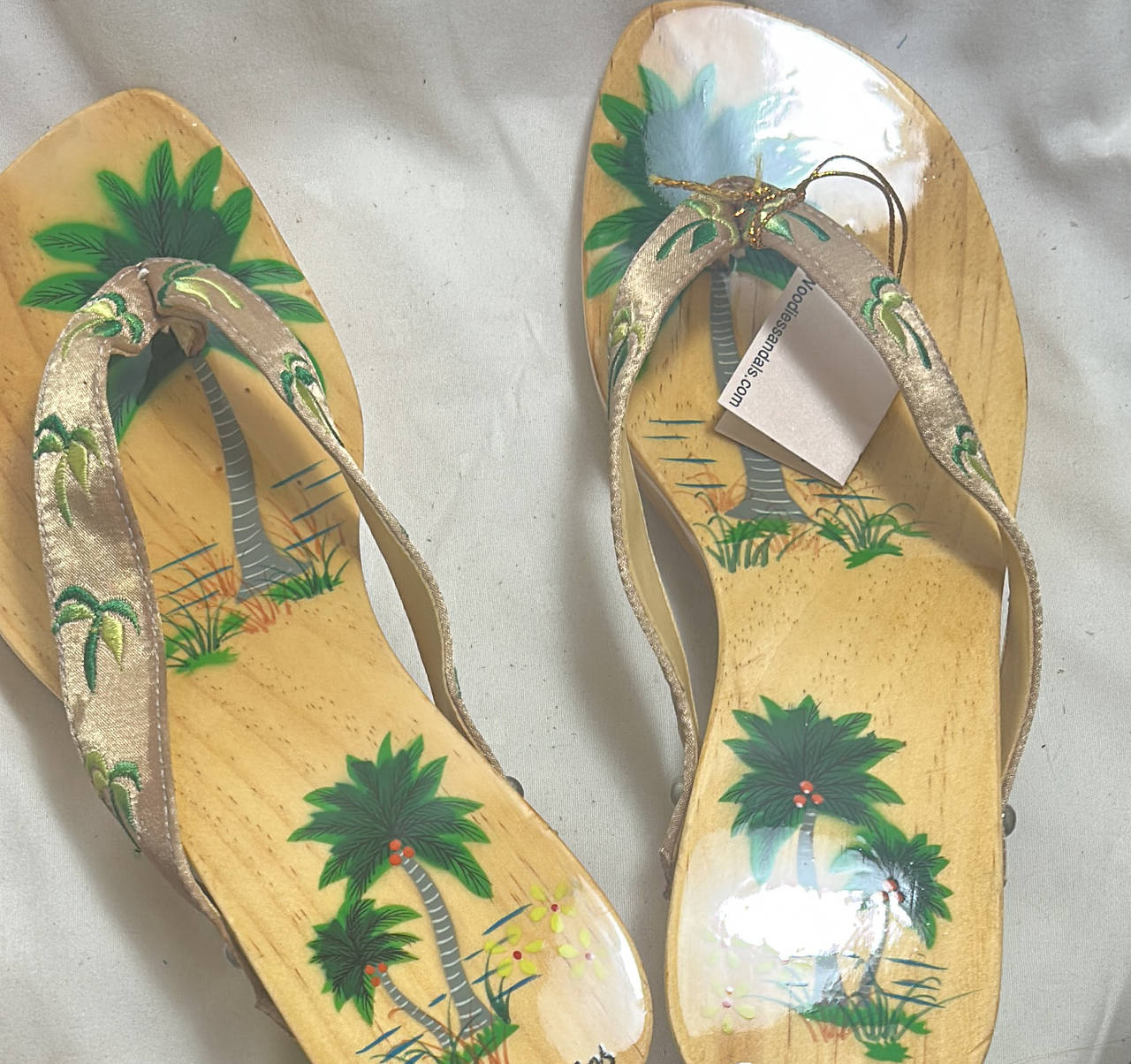 Noodles Sandals Palm Tree Wooden Flip Flops