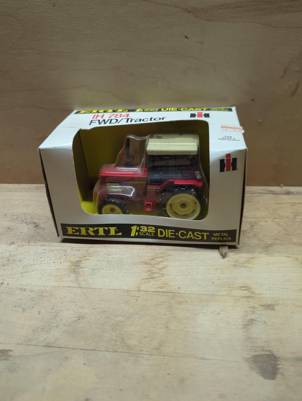 Ertl 1/32 IH 784 FWD Tractor with Cab