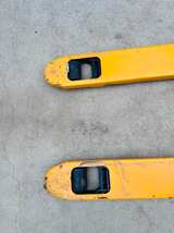 Uline H-4121 Pallet Truck - Image 2