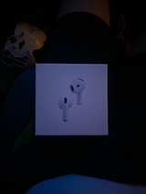 Apple AirPods 4 ANC
 - Image 1