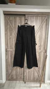 Sofia Vergara Black Wide Leg Cargo Pants Womens 16P - Image 1